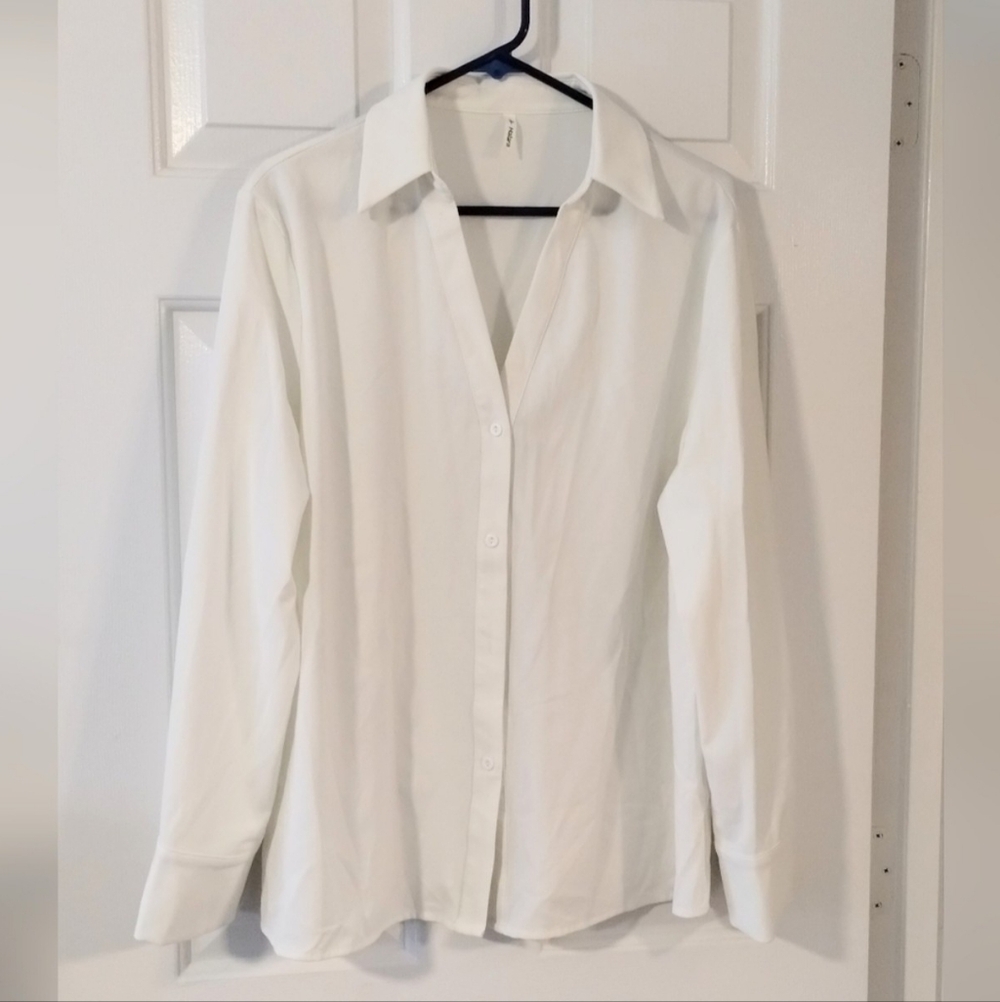 Nwot HALARA White V Neck Blouse - Picture 3 of 8